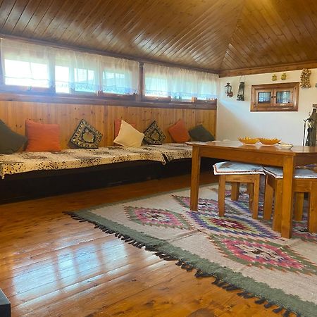 Raisa Guesthouse 12 Berat Ngoại thất bức ảnh