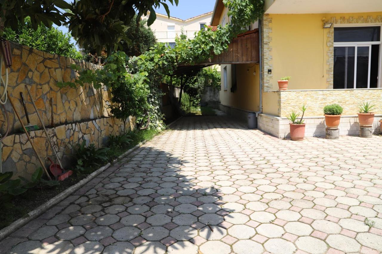 Raisa Guesthouse 12 Berat Ngoại thất bức ảnh
