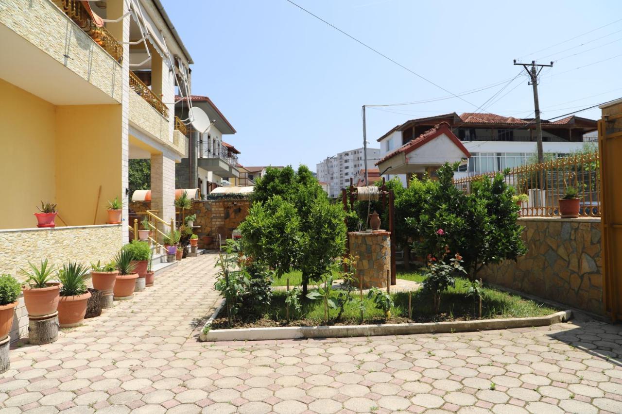 Raisa Guesthouse 12 Berat Ngoại thất bức ảnh