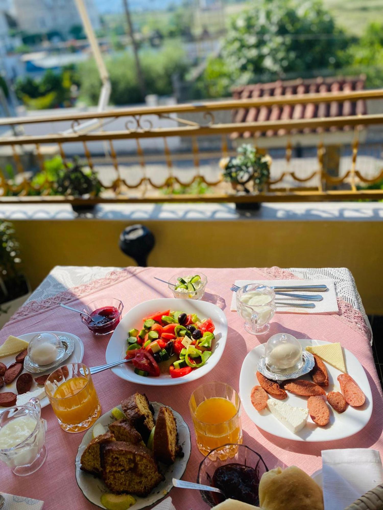 Raisa Guesthouse 12 Berat Ngoại thất bức ảnh